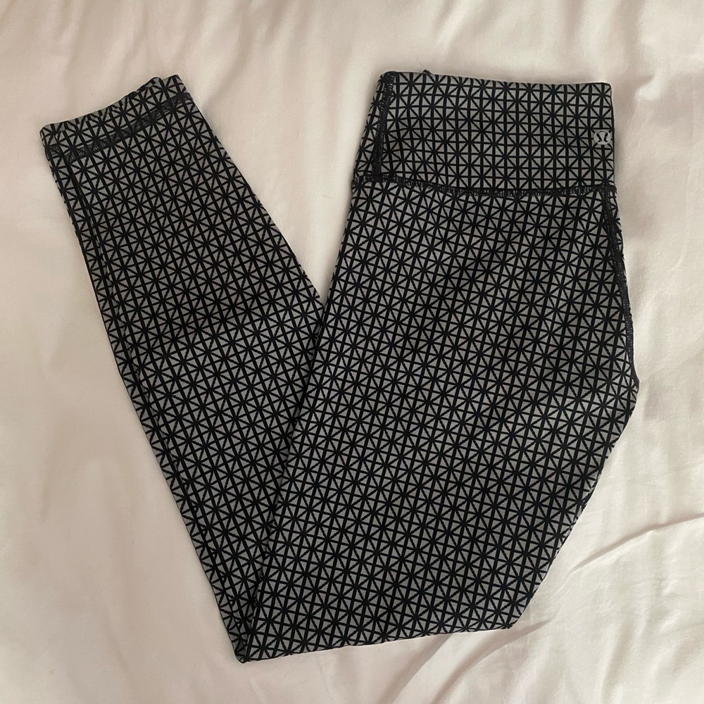 Lululemon White and Black Leggings Size: 4